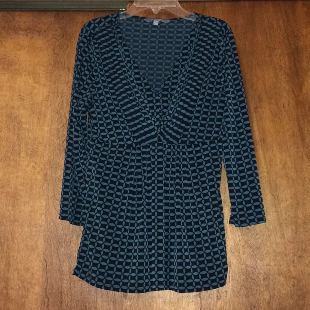 3/12 sale Daisy Fuentes size small top